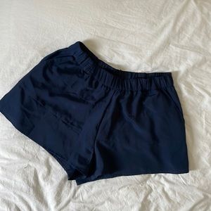 H&M • navy shorts